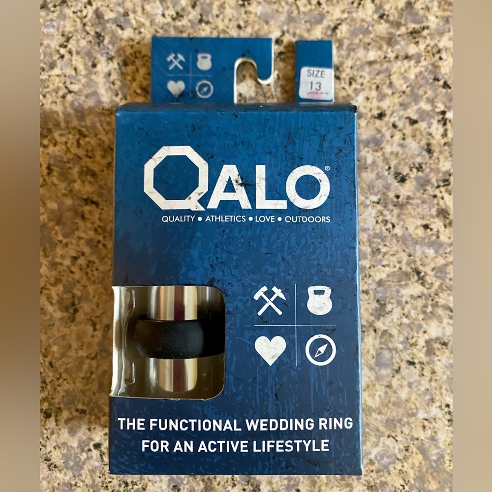 NEW! Men’s Qalo silicone wedding band Size 13